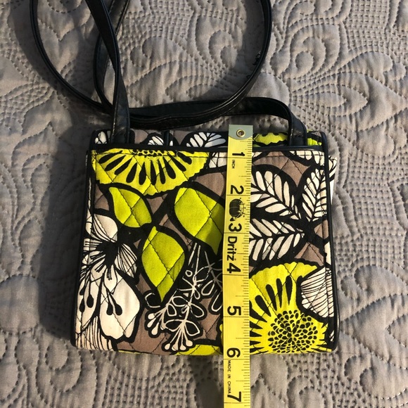 Vera Bradley crossbody - Picture 5 of 8